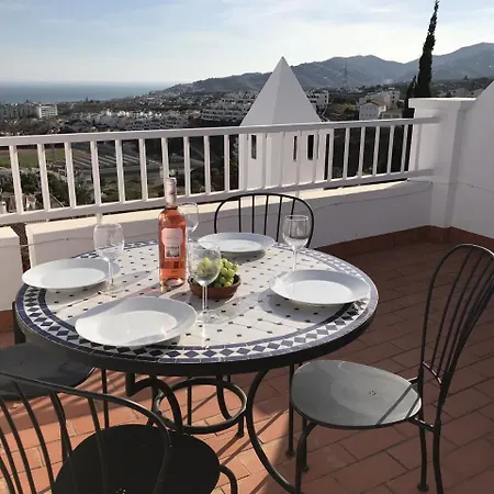Vakantiehuis Urb. Alhambra 3